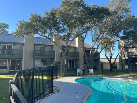 302 Saint Andrews St J-101 Rockport TX 78382