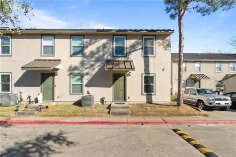 302 Saint Andrews St J-101 Rockport TX 78382