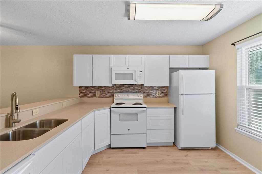 302 Saint Andrews St J-101 Rockport TX 78382