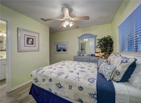 1726 S 11th Street 102 Port Aransas TX 78373