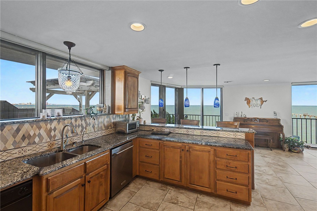 4500 Ocean Dr 1a Corpus Christi TX 78412