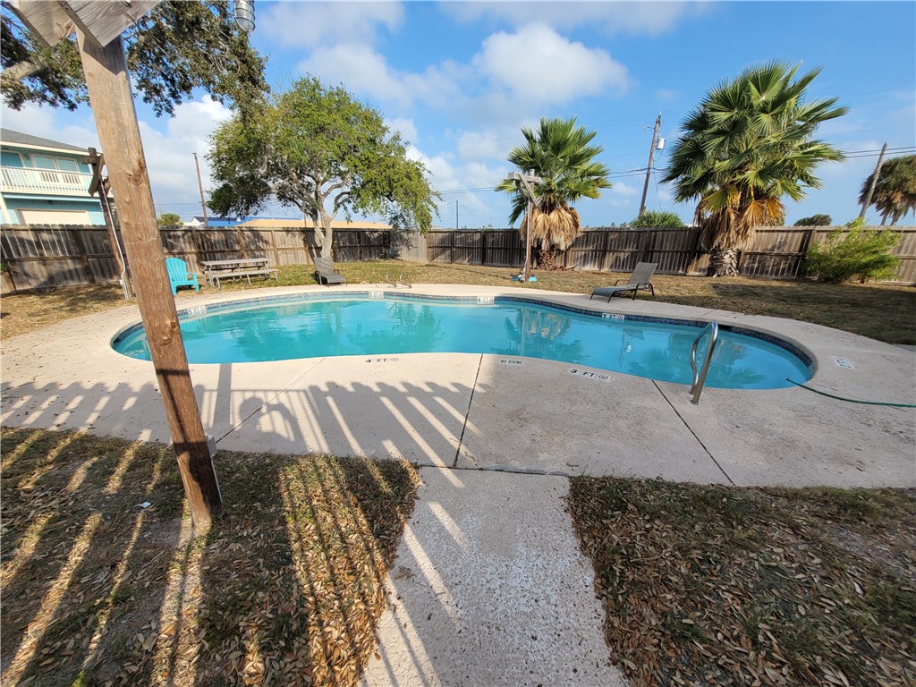 1809 Hillcrest 101 Rockport TX 78382