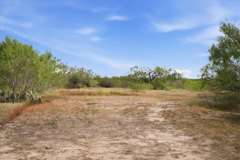 1991 S Highway 37 Three Rivers TX 78071