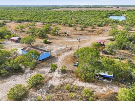 1991 S Highway 37 Three Rivers TX 78071