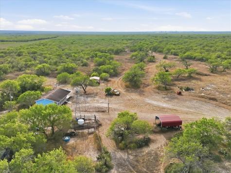 1991 S Highway 37 Three Rivers TX 78071