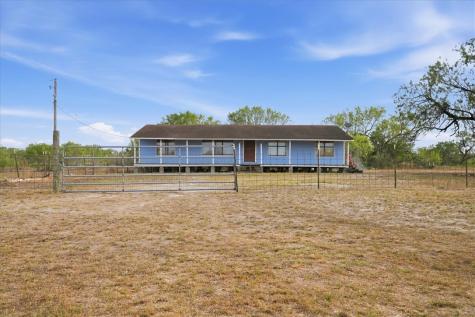1991 S Highway 37 Three Rivers TX 78071