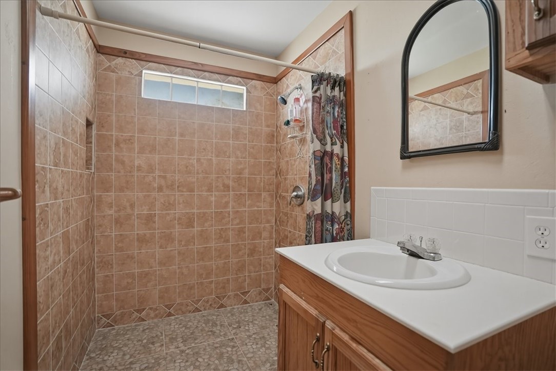 731 County Road 325 George West TX 78022