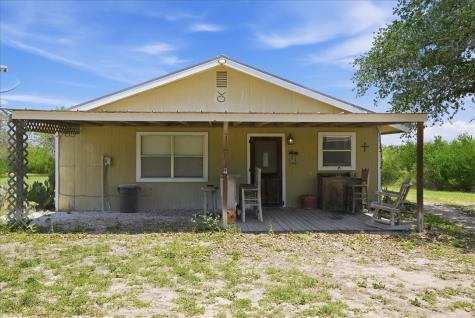 731 County Road 325 George West TX 78022
