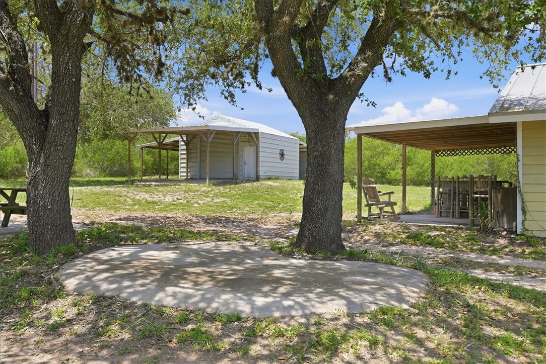 731 County Road 325 George West TX 78022