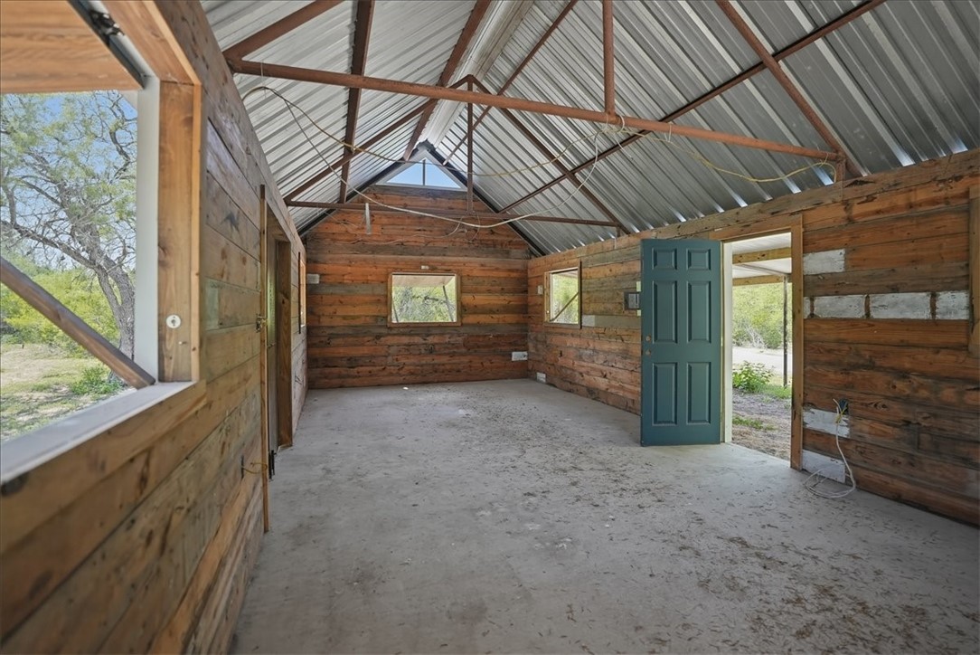 731 County Road 325 George West TX 78022