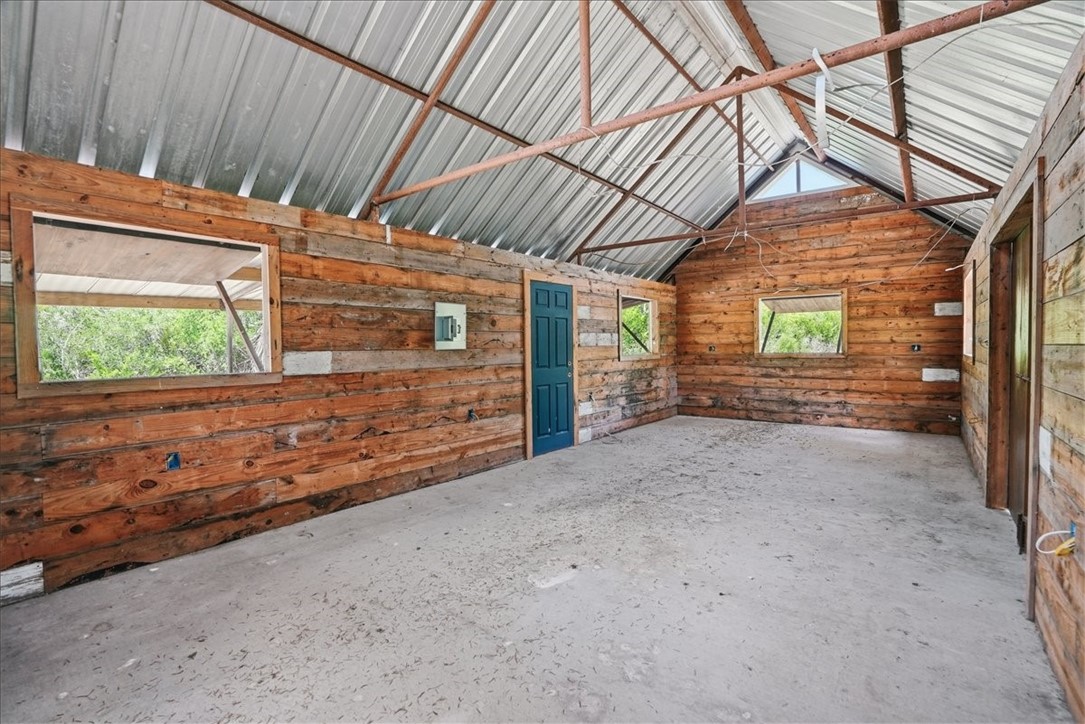 731 County Road 325 George West TX 78022