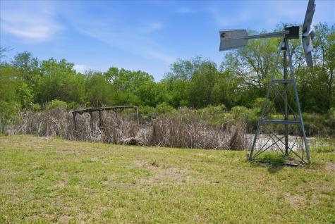 731 County Road 325 George West TX 78022