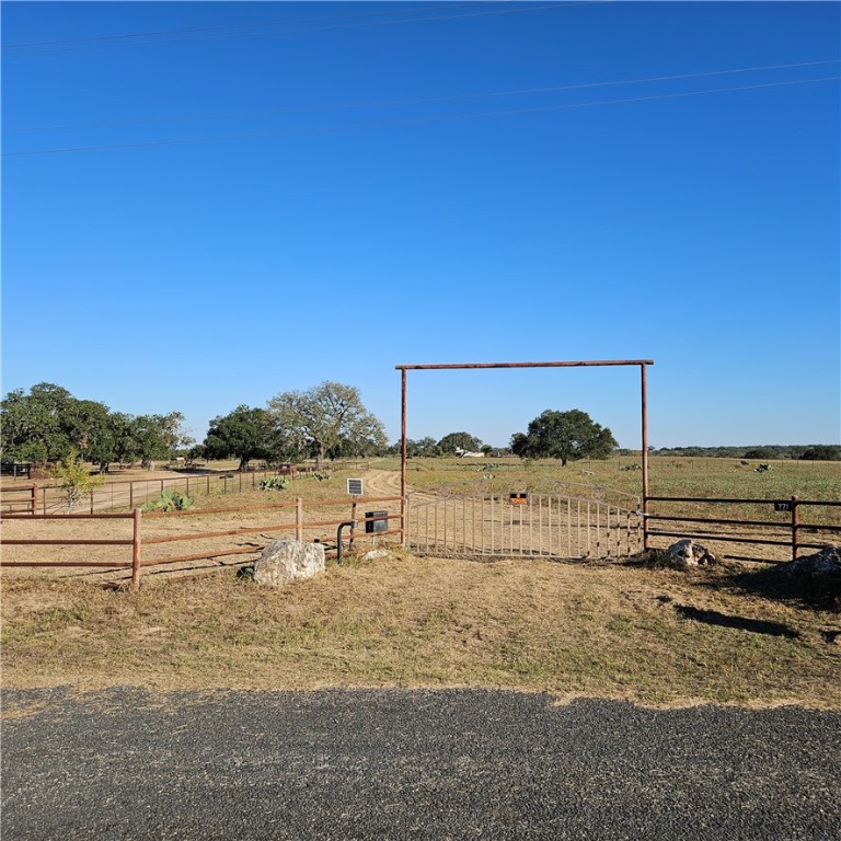 771 County Road 342 Pleasanton TX 78065