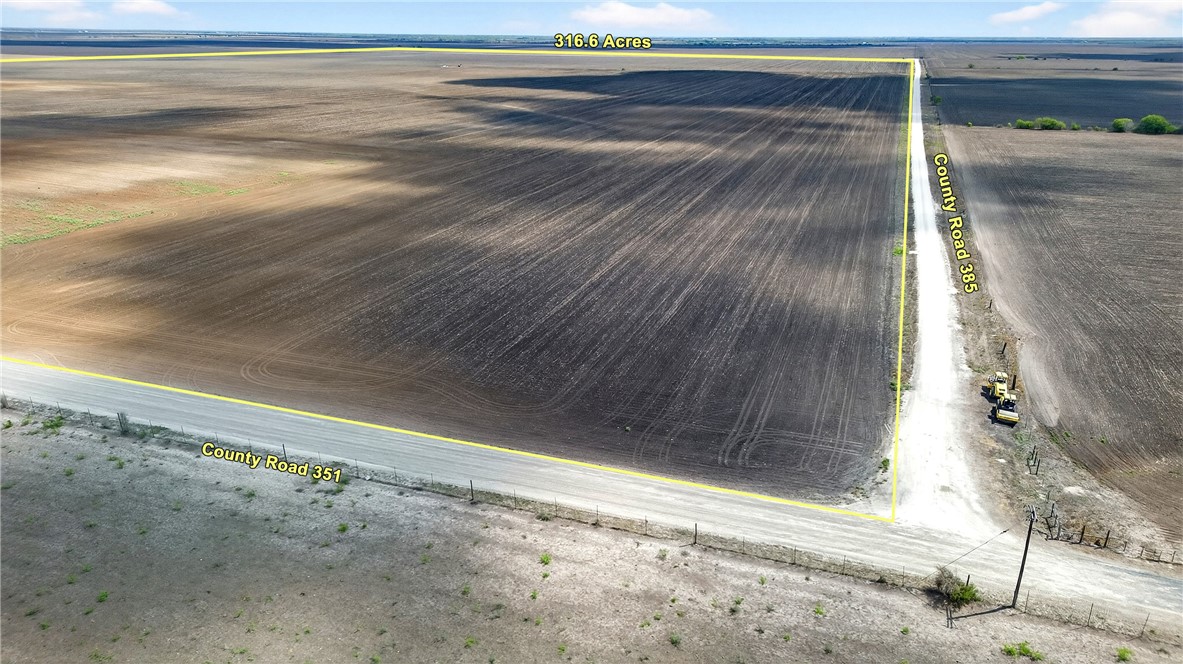 109 County Road 385 George West TX 78022