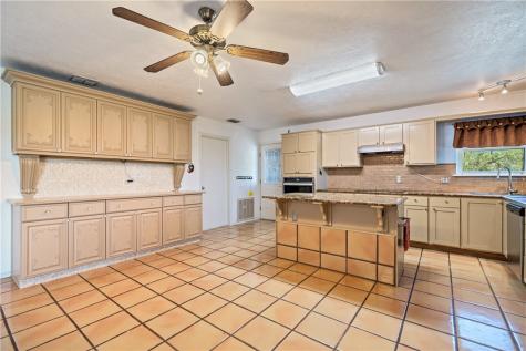 718 E County Road 2340 Riviera TX 78379