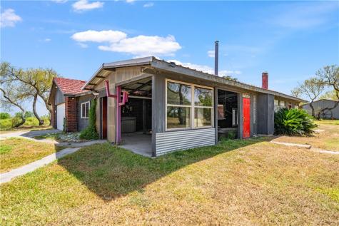 718 E County Road 2340 Riviera TX 78379