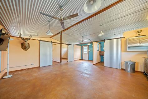 718 E County Road 2340 Riviera TX 78379