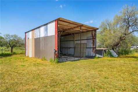 718 E County Road 2340 Riviera TX 78379