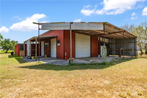 718 E County Road 2340 Riviera TX 78379
