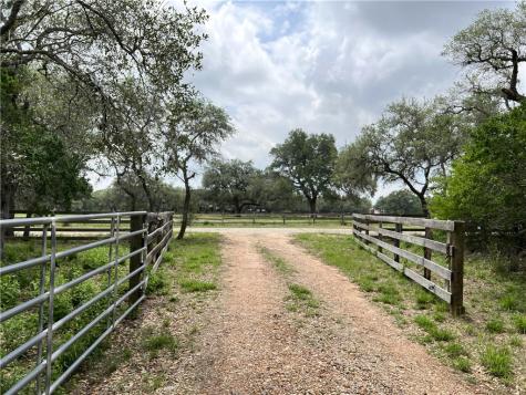 1632 Slickfield Road Yorktown TX 78164