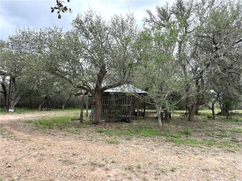1632 Slickfield Road Yorktown TX 78164