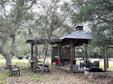 1632 Slickfield Road Yorktown TX 78164