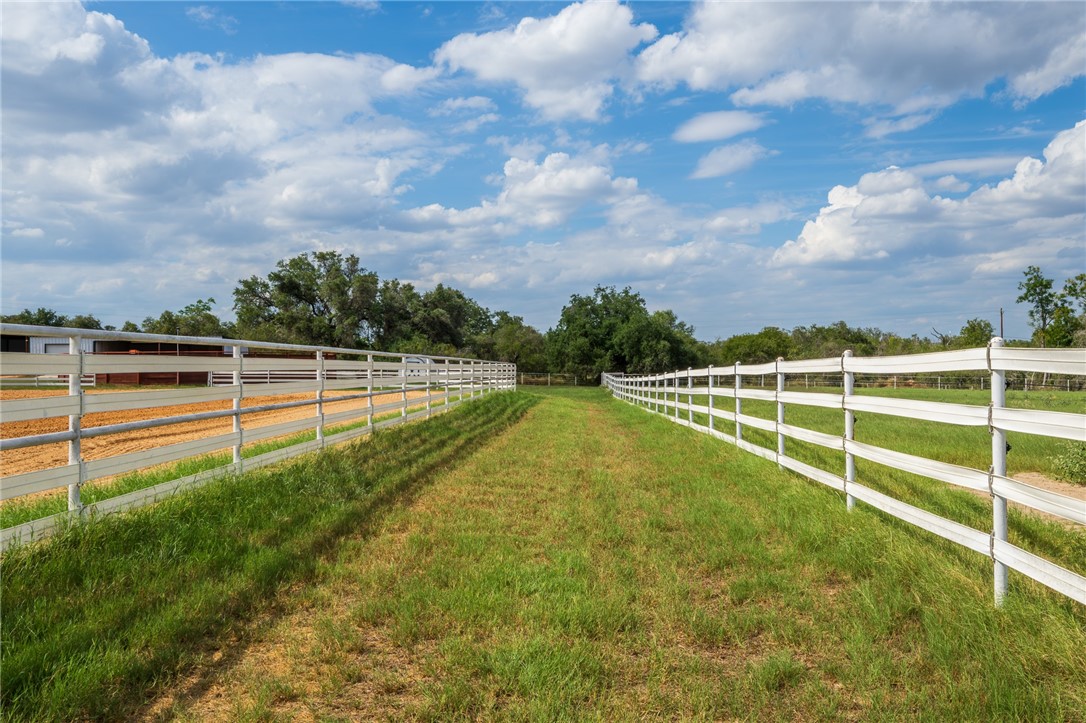 2310 E Highway 97 Pleasanton TX 78064