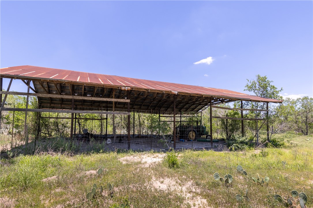 1305 Fm 799 George West TX 78022