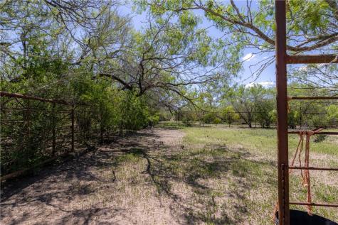 1305 Fm 799 George West TX 78022