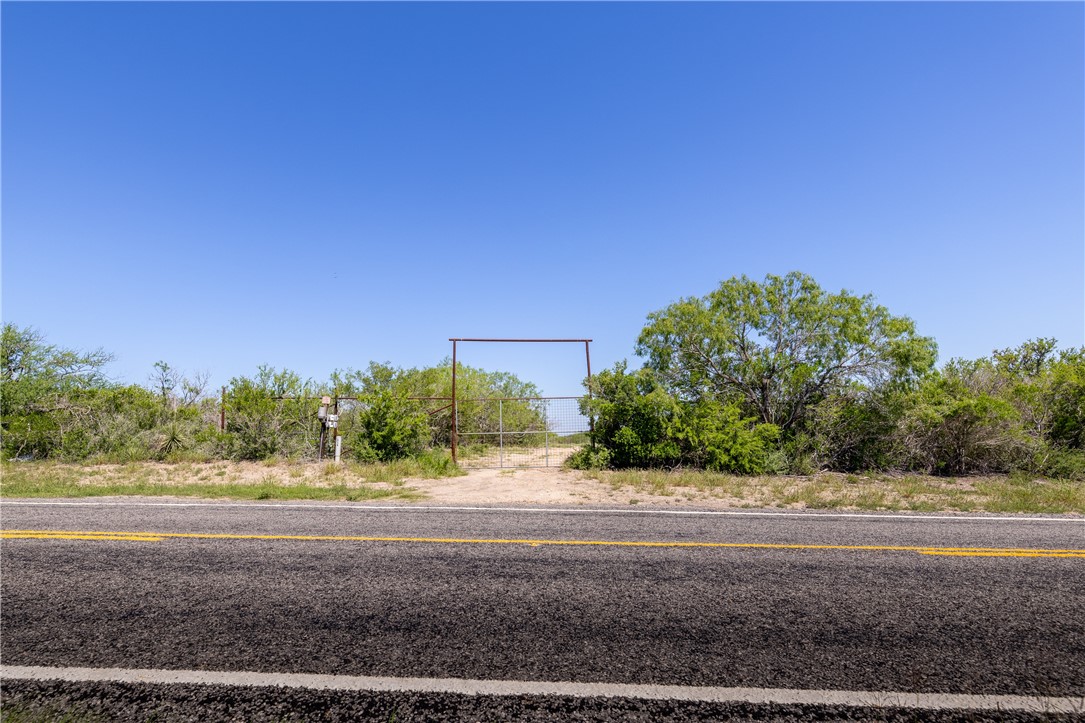 1305 Fm 799 George West TX 78022