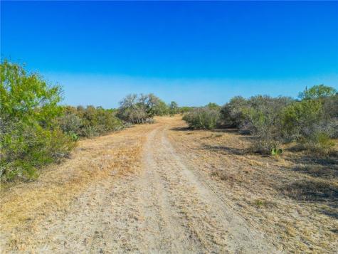 3189-3251 County Road 407 Karnes City TX 78113