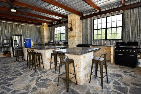 2325 E Highway 285 Falfurrias TX 78355