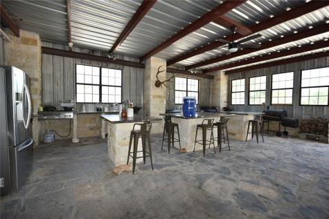 2325 E Highway 285 Falfurrias TX 78355