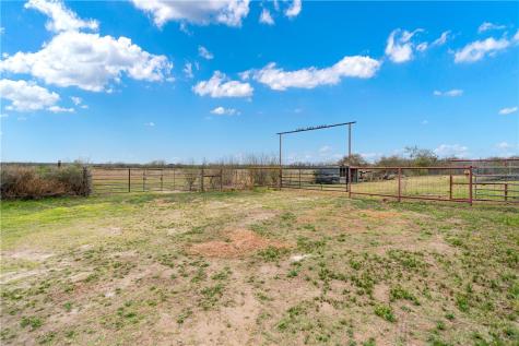 6802 Cr 103 San Diego TX 78384