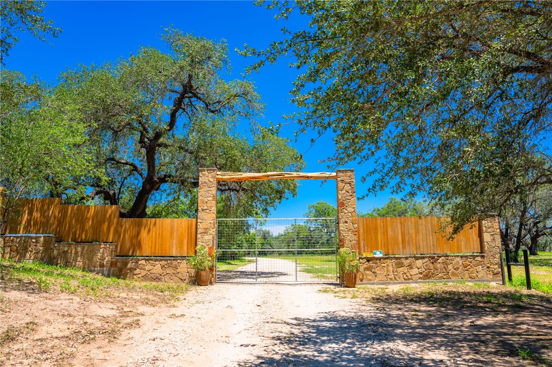 3355 Jim Brite Road Pleasanton TX 78064