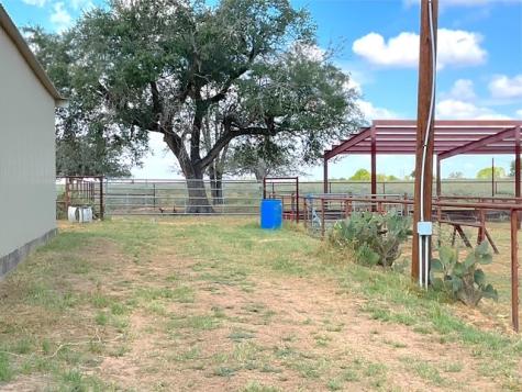 205 Western Street Pleasanton TX 78064
