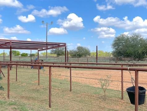 205 Western Street Pleasanton TX 78064