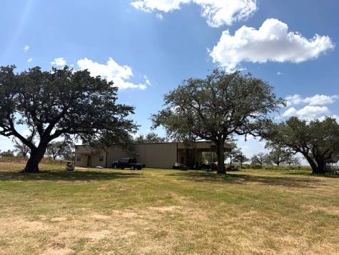 205 Western Street Pleasanton TX 78064