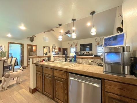 205 Western Street Pleasanton TX 78064