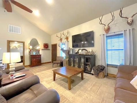 205 Western Street Pleasanton TX 78064