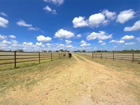 205 Western Street Pleasanton TX 78064