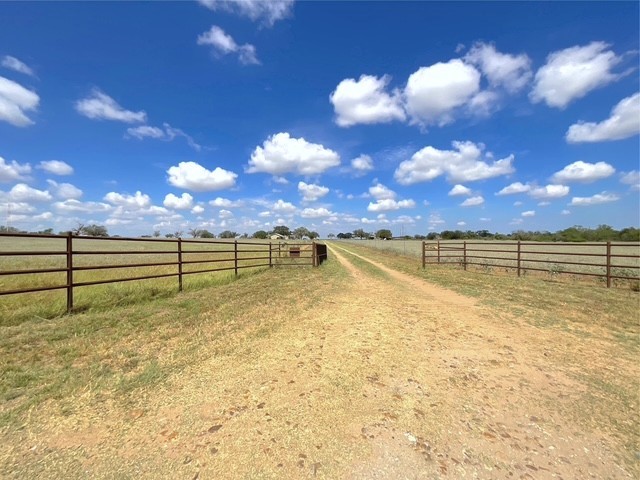 205 Western Street Pleasanton TX 78064