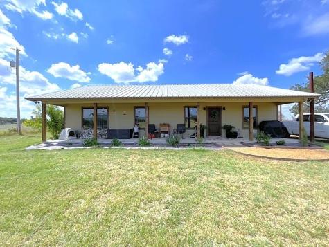 205 Western Street Pleasanton TX 78064
