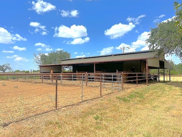 205 Western Street Pleasanton TX 78064