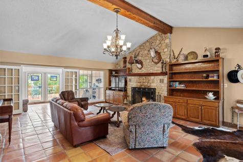 15689 Ranch Road 337 Camp Wood TX 78833
