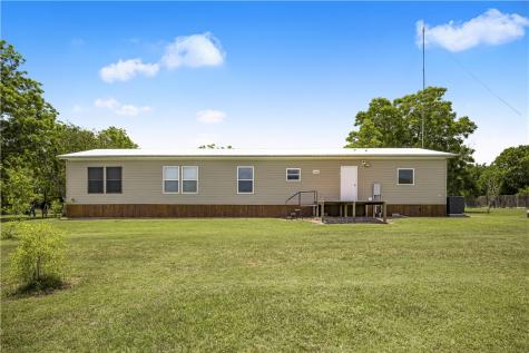 4516 Fm 1090 N Port Lavaca TX 77979