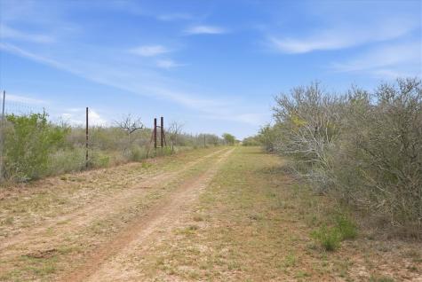 817 County Road 119 Alice TX 78332