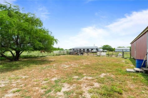 434 E County Road 2270 Riviera TX 78379