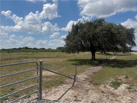 0 Cr 631 Skidmore TX 78389
