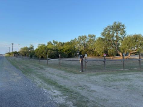 211 County Road 229 Creek Three Rivers TX 78071